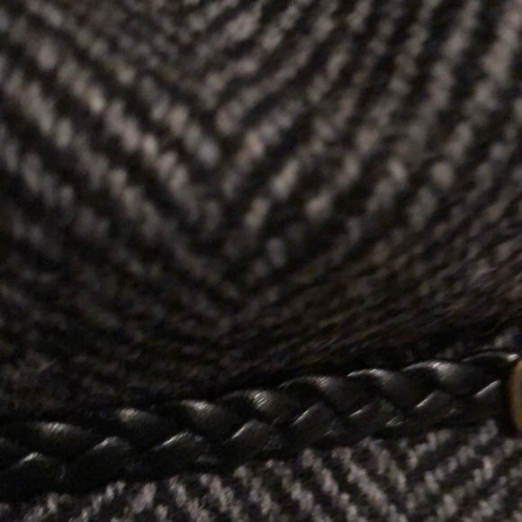 Used cap - Picture 3 of 5